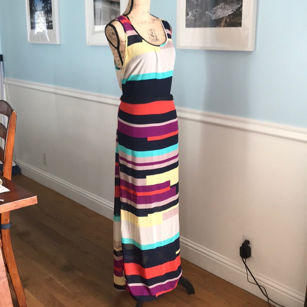Vibrant guess long sleeveless dress size large